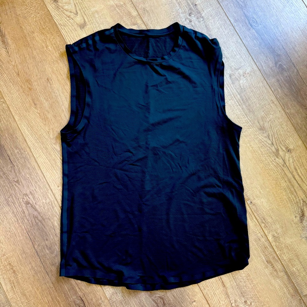 Lululemon Men’s sleeveless tank black size L